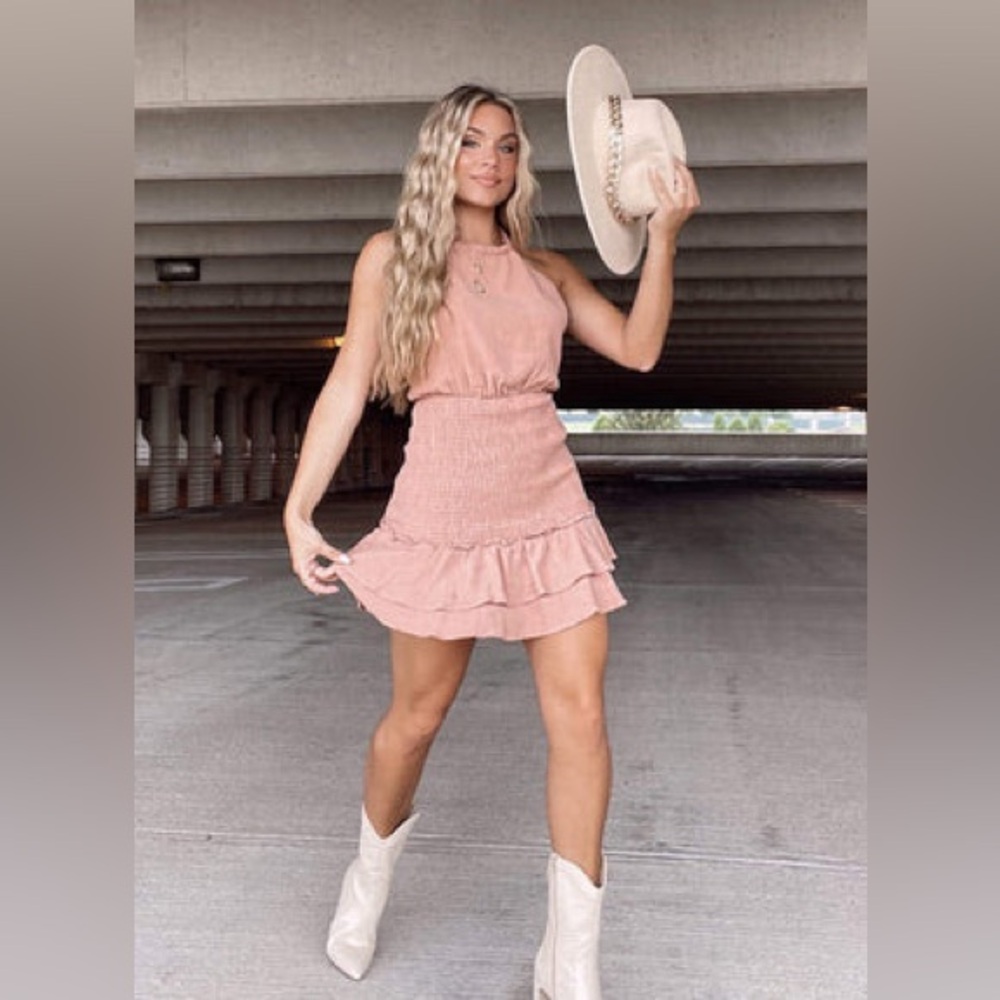Lane201 blush halter dress, Size M